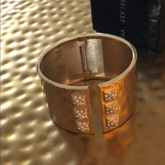 New Victoria’s Secret Bracelet - Picture 2 of 4